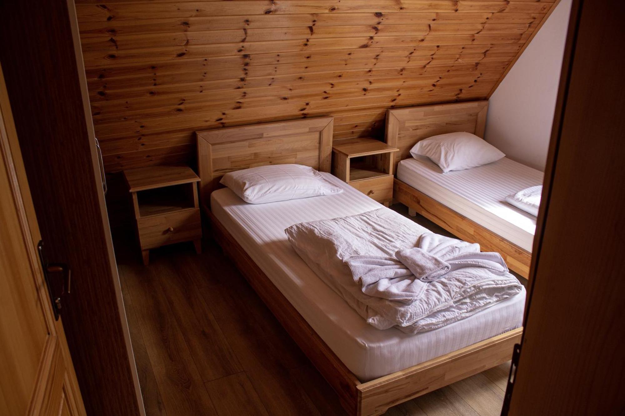 Aparthotel Bujtinat E Lugines Valbone Exterior foto
