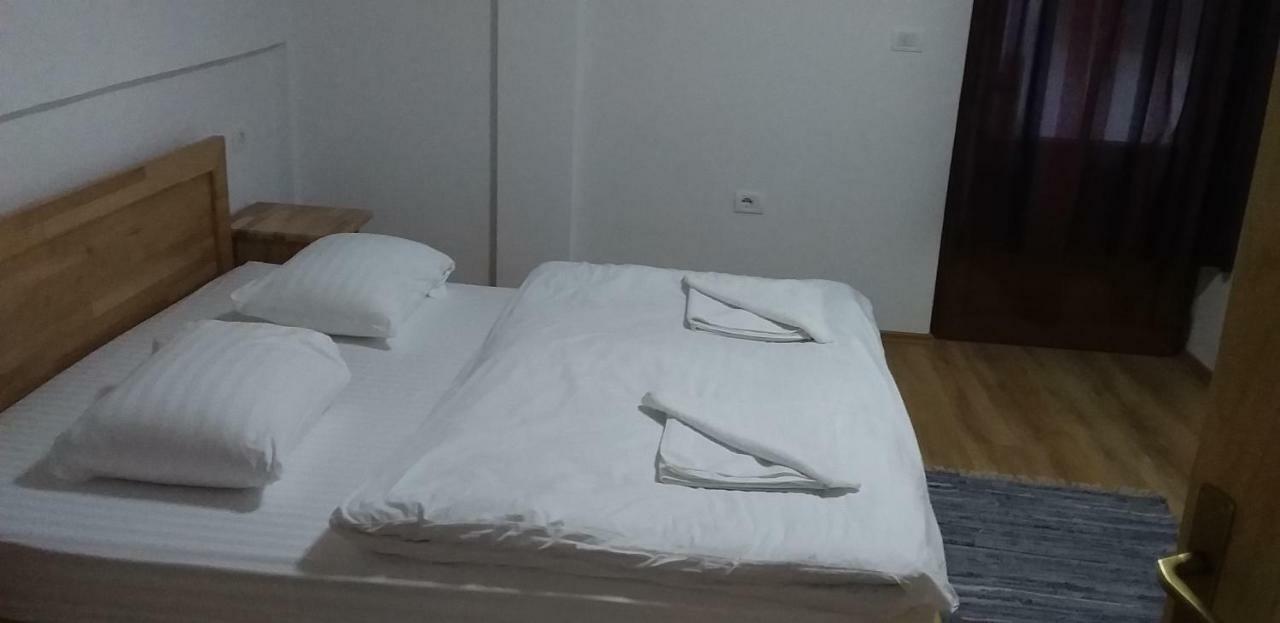 Aparthotel Bujtinat E Lugines Valbone Habitación foto