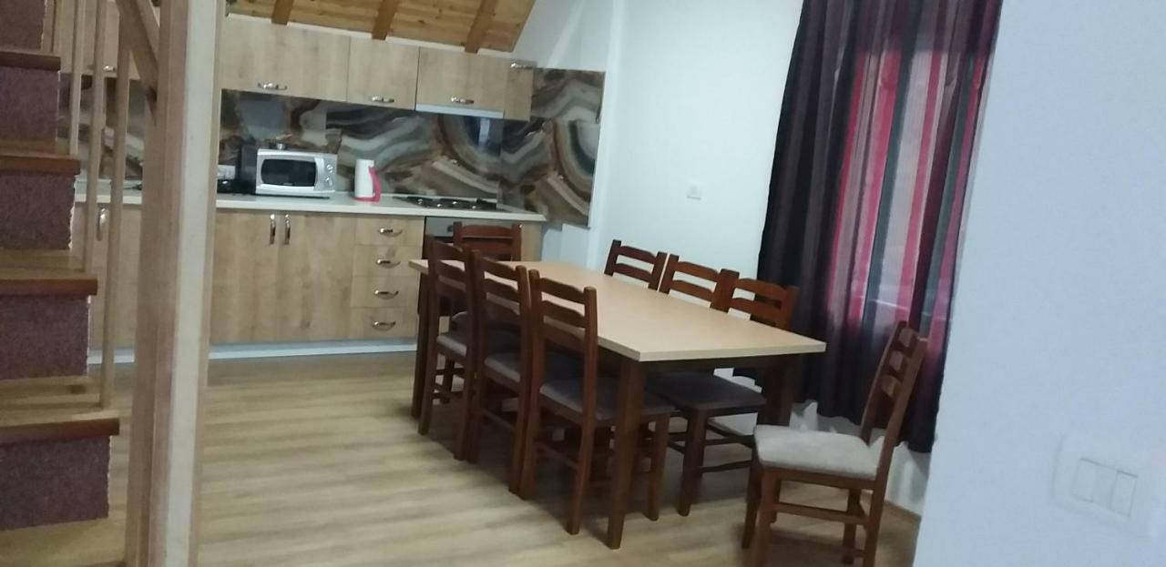 Aparthotel Bujtinat E Lugines Valbone Habitación foto