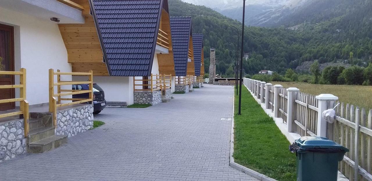 Aparthotel Bujtinat E Lugines Valbone Exterior foto