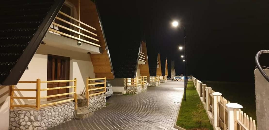 Aparthotel Bujtinat E Lugines Valbone Exterior foto